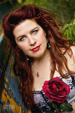 Miss Meaghan Owens with Guitarist Craig Baumann in Concert at the Holiday Music Motel, Feb 11