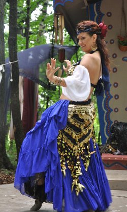 Royals, Rogues and Exotic Belly Dancers at the English Inn Royal Feast Buffet Wednesday, June 29