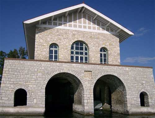 VIDEO: Classical Music in the Boathouse on Rock Island